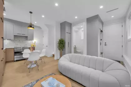 1 3438 Triumph Street, Vancouver, BC, Vancouver — Quadruplex for sale