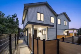 1 3438 Triumph Street, Vancouver, BC