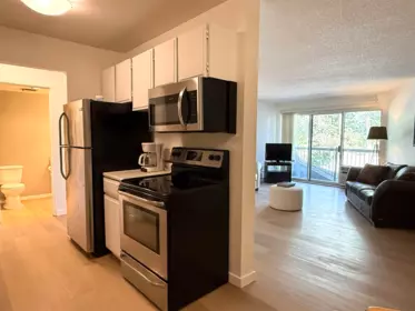 218 15020 North Bluff Road, White Rock, BC, White Rock — Apartment/Condo for sale