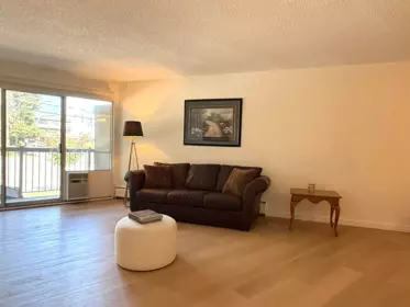 Primary Bedroom Photo of 218 15020 North Bluff Road, White Rock, BC