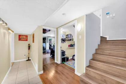 Entry Foyer Photo of 6066 Tyson Road, Chilliwack, BC