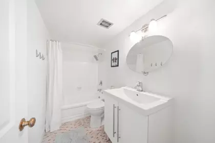 Primary Bathroom Photo of 504 1750 Esquimalt Avenue, West Vancouver, BC