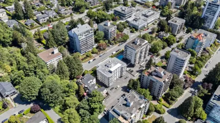 Staircase Photo of 504 1750 Esquimalt Avenue, West Vancouver, BC