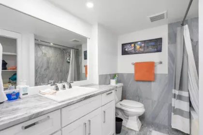 Powder Room Photo of 502 420 Carnarvon Street, New Westminster, BC