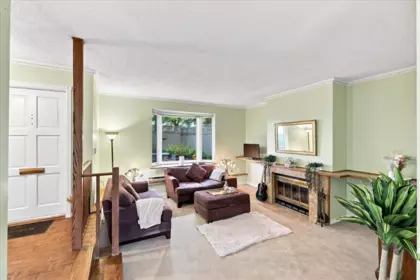 Dining Area Photo of 1 1176 W 15th Avenue, Vancouver, BC