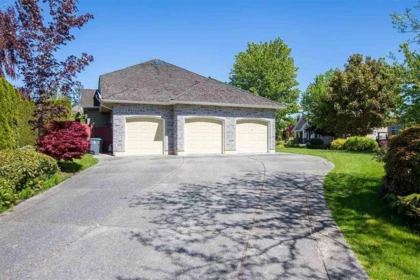 Fitness Center Photo Near 15775 39a Avenue, Surrey, BC