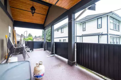 Hallway Photo of 13027 68 Avenue, Surrey, BC