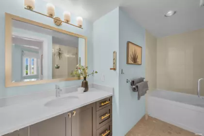 Powder Room Photo of 209 1311 Beach Avenue, Vancouver, BC