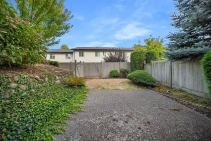 Neighborhood Park Photo Near 5 32858 Landeau Place, Abbotsford, BC