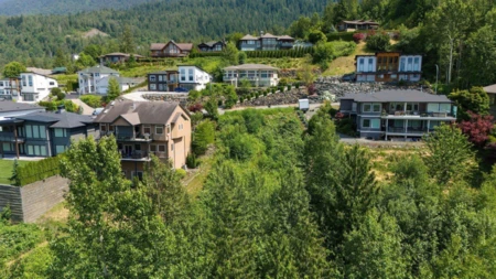 Family Room Photo of 7287 Mount Thurston Drive, Chilliwack, BC