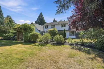 Swimming Pool Photo of 23887 62 Avenue, Langley, BC