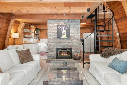 Kitchen Photo of 9226 Emerald Drive, Whistler, BC