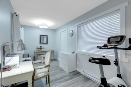 Entry Foyer Photo of 202 9109 154 Street, Surrey, BC
