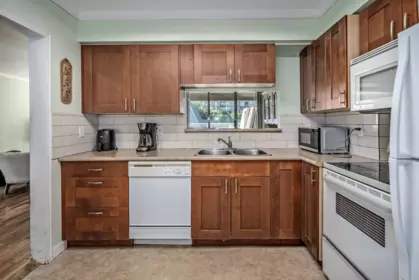 206 1180 Pinetree Way, Coquitlam, BC, Coquitlam — Apartment/Condo for sale