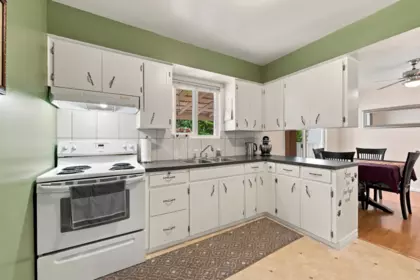 Breakfast Nook Photo of 2136 Sherwood Crescent, Abbotsford, BC