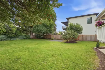 Front Yard Photo of 2136 Sherwood Crescent, Abbotsford, BC