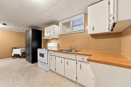 Hallway Photo of 2136 Sherwood Crescent, Abbotsford, BC