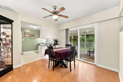 Kitchen Island Photo of 2136 Sherwood Crescent, Abbotsford, BC