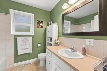 Powder Room Photo of 2136 Sherwood Crescent, Abbotsford, BC