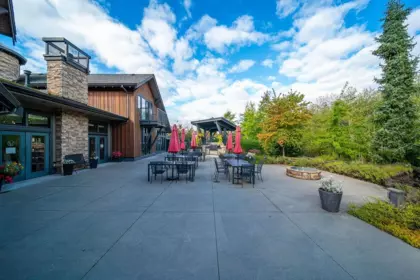Entry Foyer Photo of 309 31158 Westridge Place, Abbotsford, BC