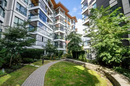 Front Yard Photo of 315 11641 227 Street, Maple Ridge, BC