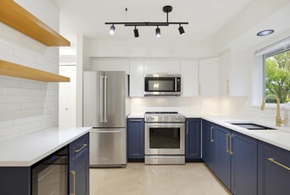 Kitchen Island Photo of 105 20556 113 Avenue, Maple Ridge, BC
