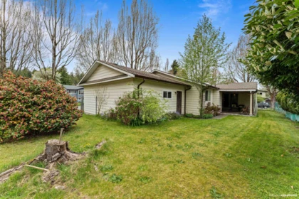 Backyard Photo of 15156 93 Avenue, Surrey, BC