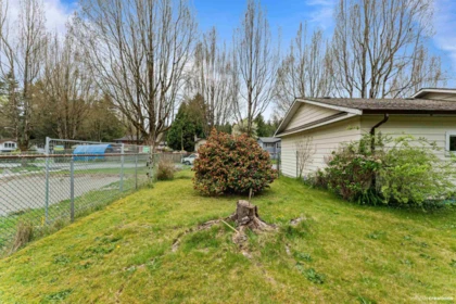 Front Yard Photo of 15156 93 Avenue, Surrey, BC