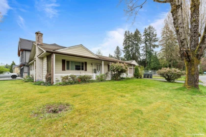 Hallway Photo of 15156 93 Avenue, Surrey, BC