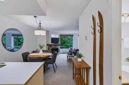 207 4809 Spearhead Drive, Whistler, BC, Whistler — Apartment/Condo for sale