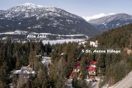 5E 3031 St Anton Way, Whistler, BC, Whistler — Townhouse for sale