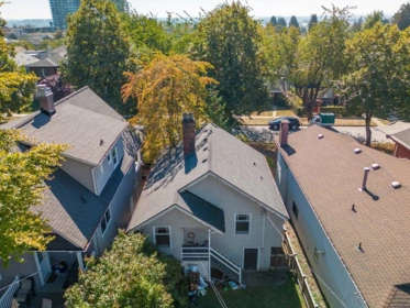 1585 W 65th Avenue, Vancouver, BC, Vancouver — Single Family Residence for sale