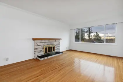 2113 Ninth Avenue, New Westminster, BC, New westminster — Single Family Residence for sale