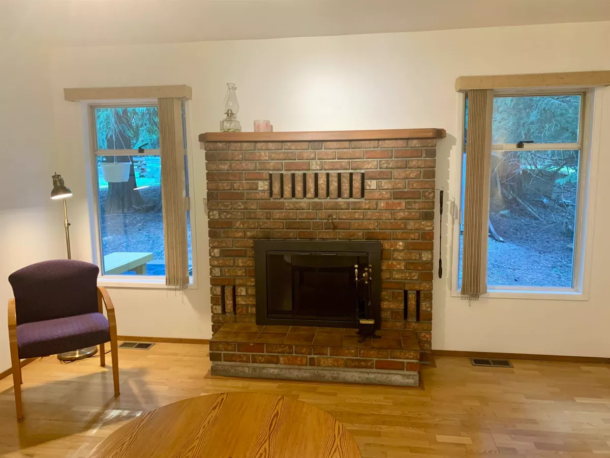 Kitchen Island Photo of 552 Club Crescent, Mayne Island, BC