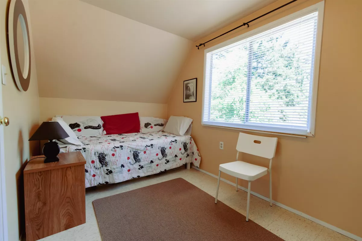 Powder Room Photo of 552 Club Crescent, Mayne Island, BC