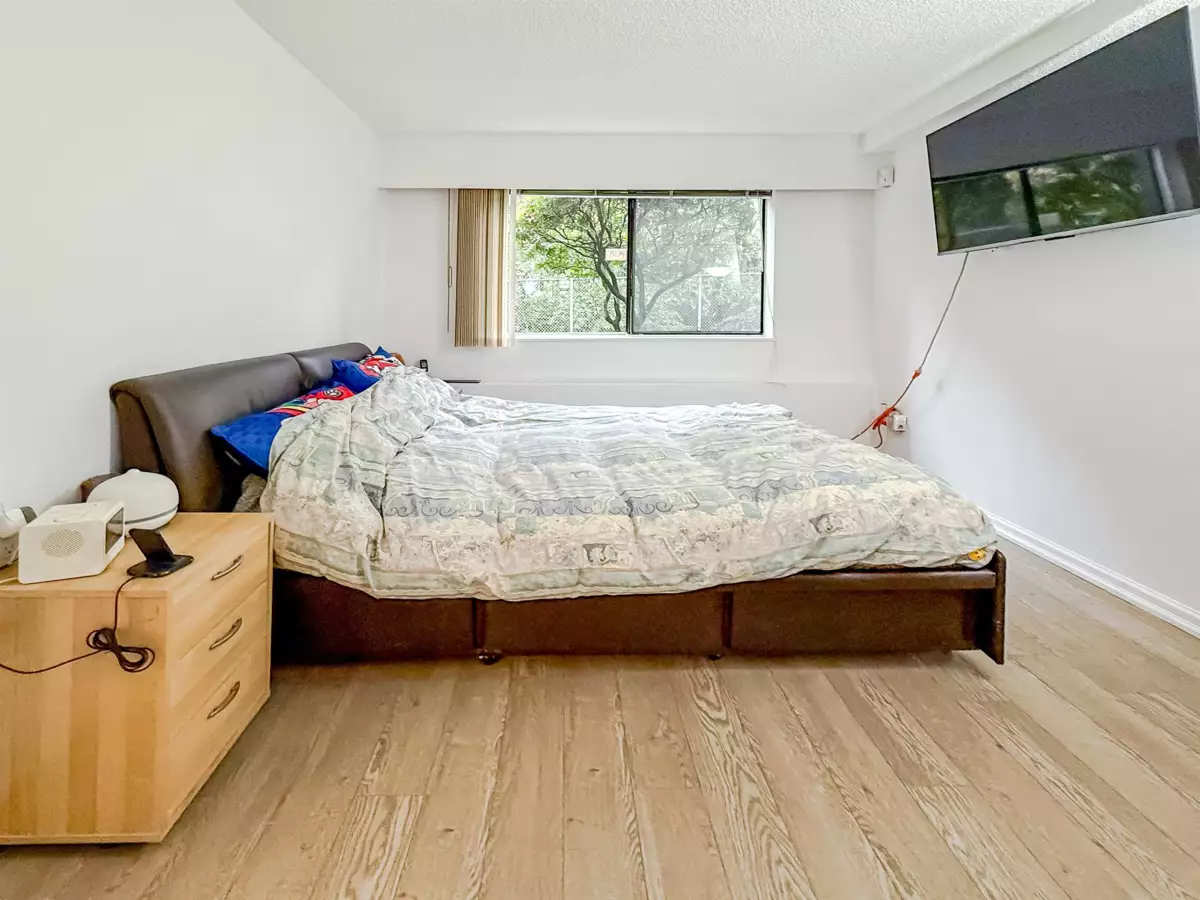 Guest Bathroom Photo of 124 9101 Horne Street, Burnaby, BC