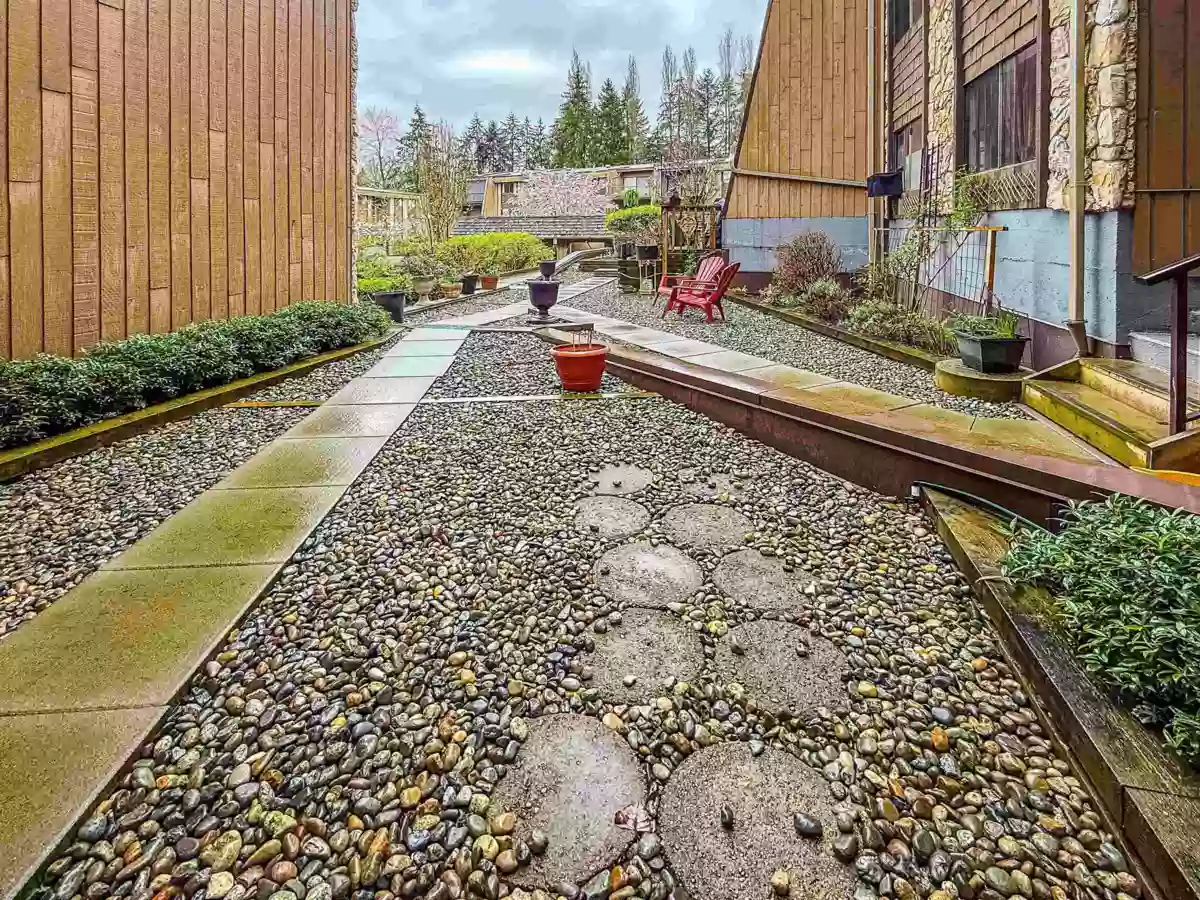 Hallway Photo of 124 9101 Horne Street, Burnaby, BC