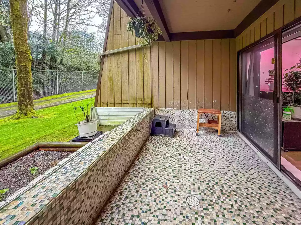 Kitchen Photo of 124 9101 Horne Street, Burnaby, BC