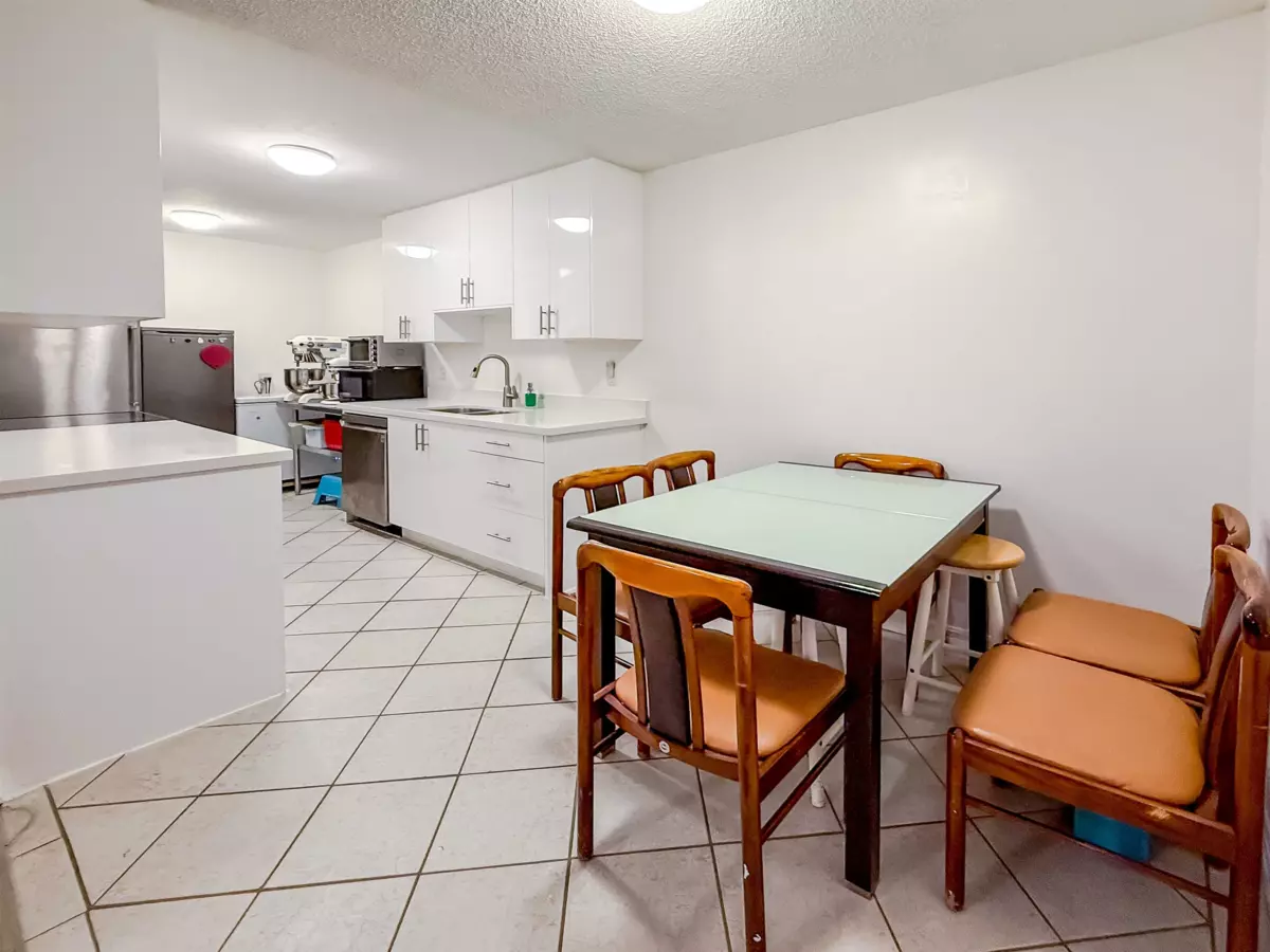 Walk-In Closet Photo of 124 9101 Horne Street, Burnaby, BC