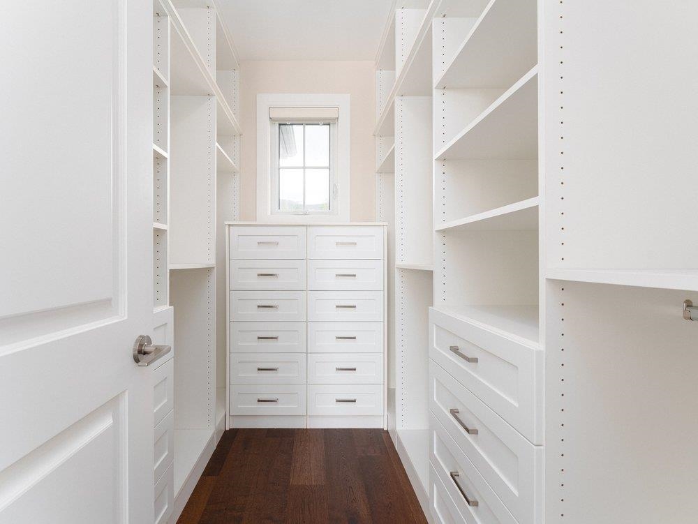 Guest Bathroom Photo of 1260 Kings Avenue, West Vancouver, BC