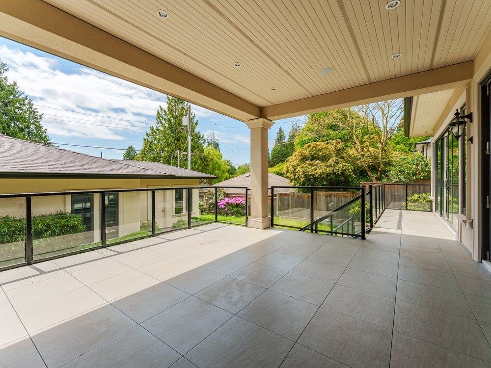 Laundry Room Photo of 1260 Kings Avenue, West Vancouver, BC