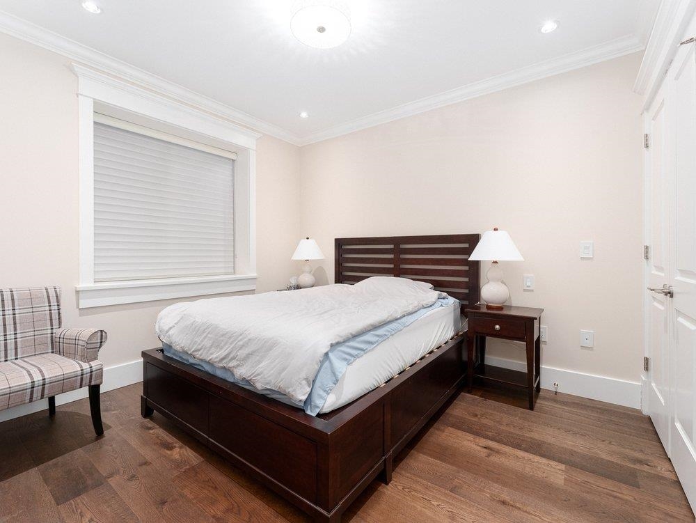 Walk-In Closet Photo of 1260 Kings Avenue, West Vancouver, BC