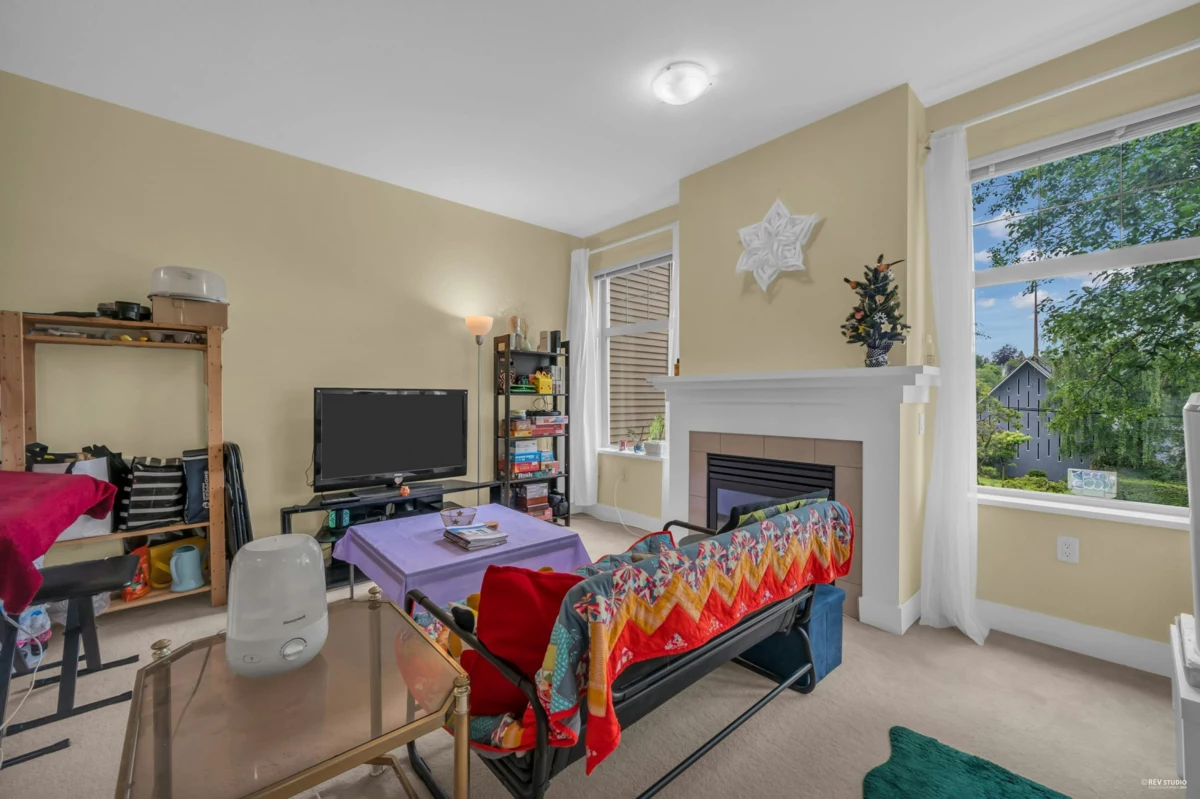 Breakfast Nook Photo of 307 2083 W 33 Avenue, Vancouver, BC