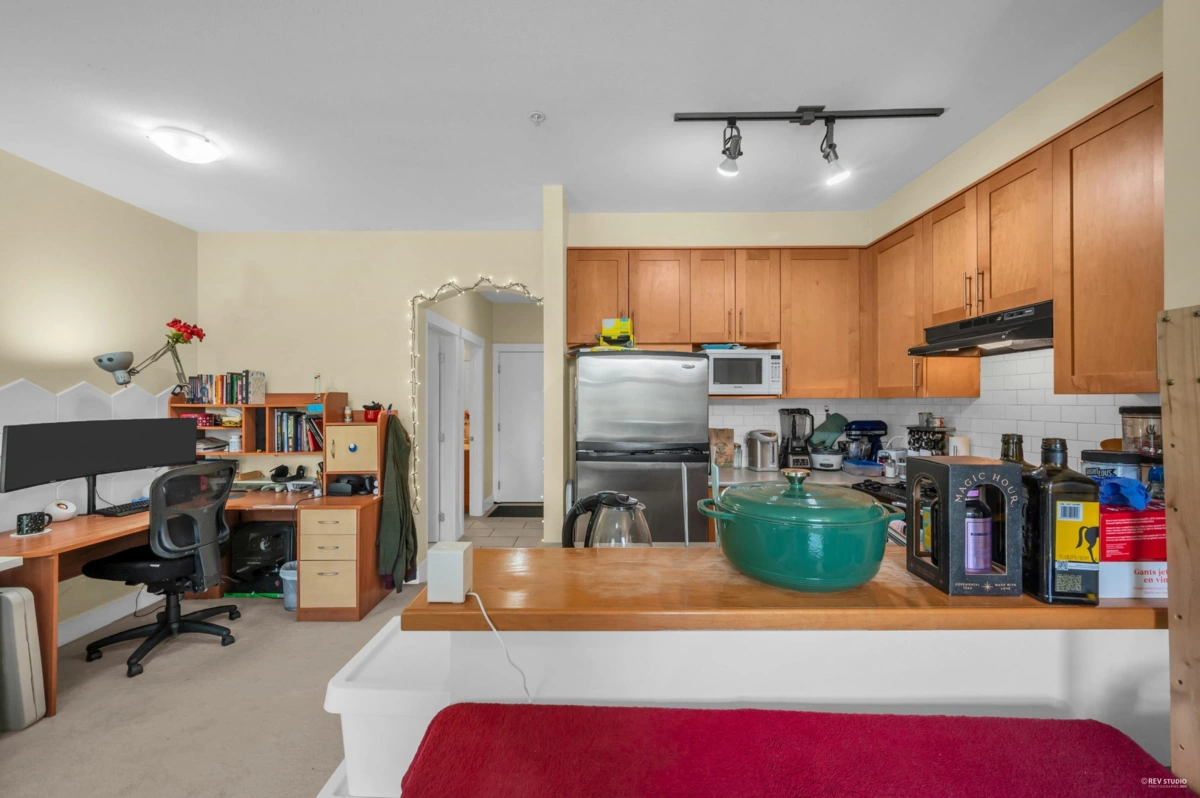 Dining Area Photo of 307 2083 W 33 Avenue, Vancouver, BC