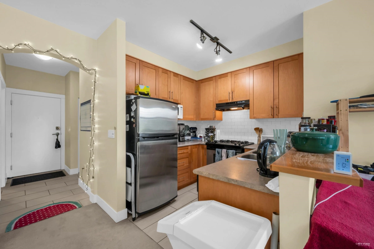 Family Room Photo of 307 2083 W 33 Avenue, Vancouver, BC