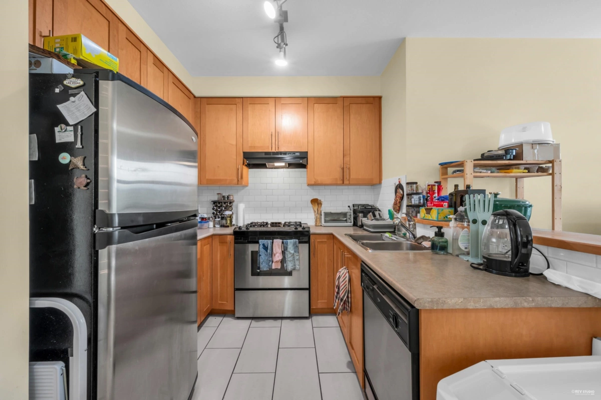 Kitchen Photo of 307 2083 W 33 Avenue, Vancouver, BC