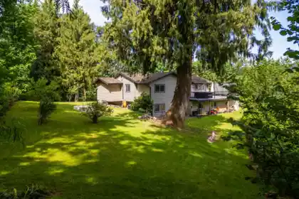 Front Yard Photo of 9380 Hayward Street, Mission, BC