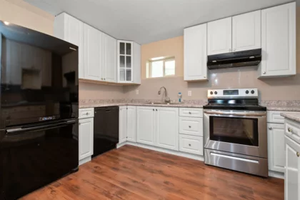 Mudroom Photo of 9380 Hayward Street, Mission, BC