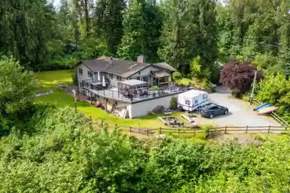 Garden / Landscaping Photo of 9380 Hayward Street, Mission, BC