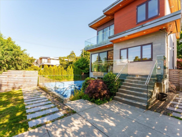 Swimming Pool Photo of 3011 W 27th Avenue, Vancouver, BC